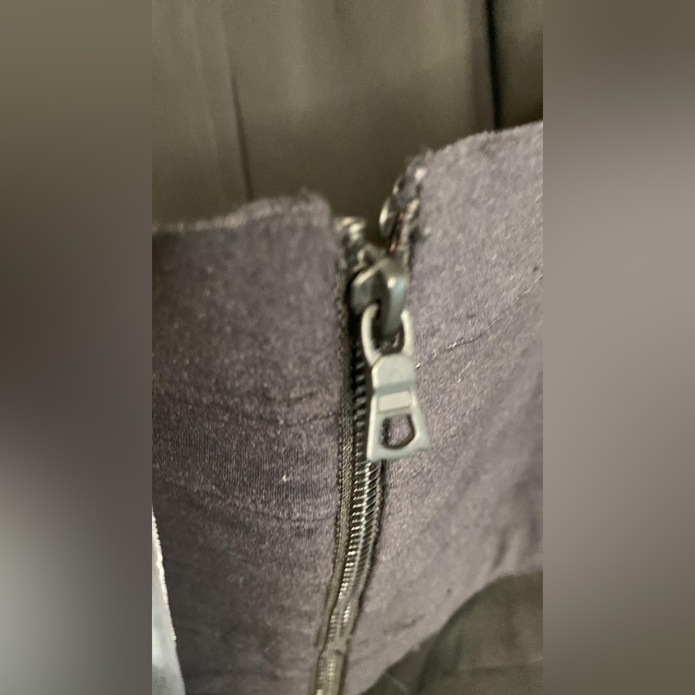 Alice + Olivia
Jeri Sequin Embellished Jumpsuit - Picture 14 of 16